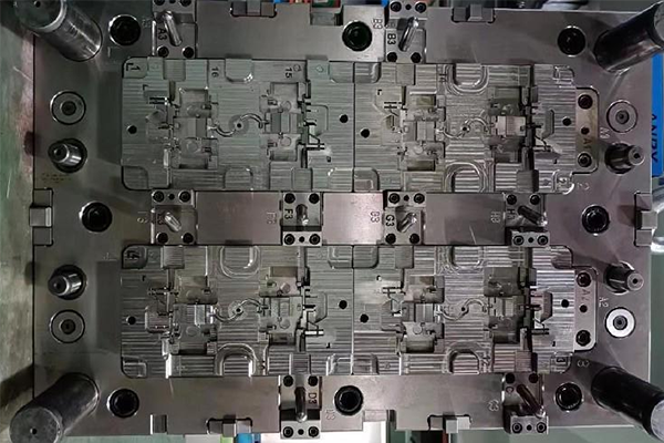 模具内部